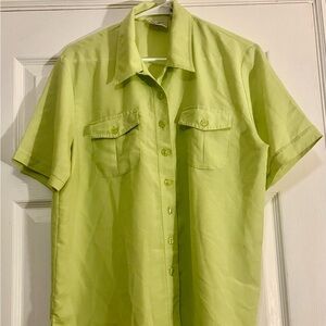 Kathi Lee Light Green Blouse Buttons Two  front pockets Size 12